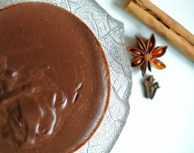 Schokoladen-Chai-Pudding mit Chai-Sirup