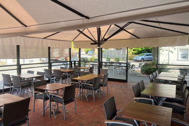 Dieser Windschutz ist in der Höhe verstellbar 