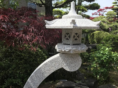 日本の心の灯篭 tourou - 岡山産万成石(まんなりいし)採掘元(有 日本の心の灯篭 tourou - 岡山産万成石(まんなりいし)採掘元(有
