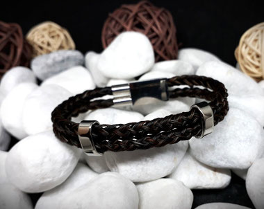 Armband aus zwei Pferdehaar-Flechtwerken verbunden in einem Stück