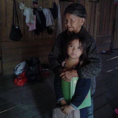 Famille Lanten, Ban Nam Lue, Laos, 5.11.2013