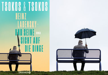 Manuela Deigert über mich Mann mit Schirm sitzend auf einem Deich als Buchcover für den Roman HEINZ LABENSKY - UND SEINE SICHT AUF DIE DINGE Roman von TSOKOS & TSOKOS