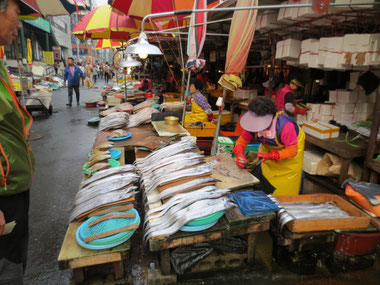 活気溢れる釜山港魚市場