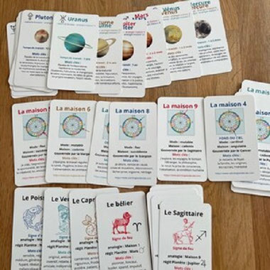 Jeu livré dans son pochon organza - réalisation ceciliastrologue