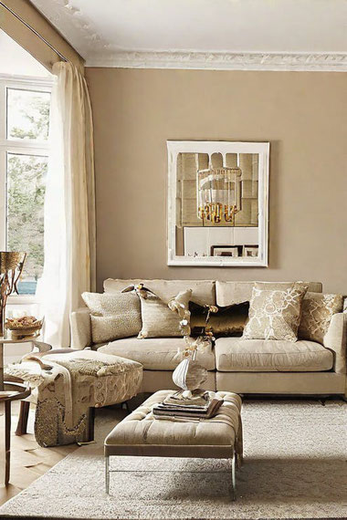 Einrichtung in Beige verleiht dem Wohnzimmer ruhige Eleganz und Gemütlichkeit. Tipps zu Möbelwahl, Kombinationen und stilvollen Accessoires jetzt entdecken.