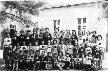 Charras 16 - photo de classe année 1942