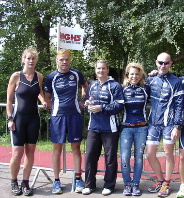 Ein Teil des HTB-Teams beim Silbersee-Triathlon in Stuhr.
