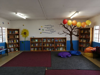 Die Masinyusane Bibliothek an der Ben Sinuka Primary School