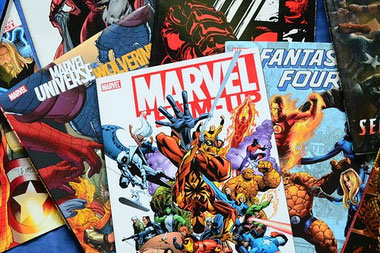 schatzsuche kindergeburtstag schminken lernen marvel DC comics superhelden avengers justice league Marvel oder DC TeenEvent Erlebnisgeschenke für Teenager