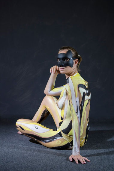 Body painting by Massimo Nardi