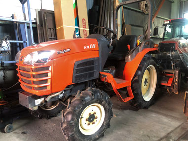 ち*こ様 畑用ロータリー耕耘機 / 大犁 / 中古農機 超格安譲渡！ 中古クボタトラクターGL418 42 馬力 走行速度 25km/h。 ⚙ 中古