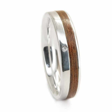 Ringbreite 4,5mm | breiter Rand 2mm | Holz 1,8mm | Brilliant 0,006cr. ~1mm