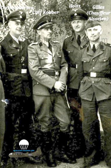 Photo prise en 1944 devant la villa siège de la gestapo de Draguignan. Les officiers venus arrêter Eugène CORNU