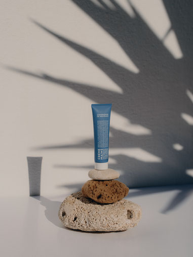 Hydrating Hand Cream - 30ml (9,00€) oder 75ml (20,00€)