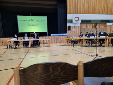 Erörterungstermine in der Burghof-Halle Ofterdingen. - Foto: NABU/T. Ayoub