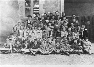 Charras 16 - Charras d'hier et d'aujourd'hui - photo de classe année 1952 (petits et grands)