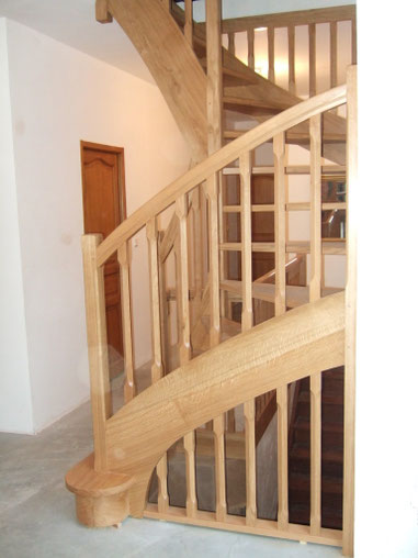 Artisan concepteur fabricant escaliers sur mesure.