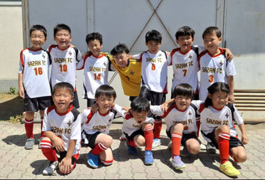 サザンFCの2024年春季大会集合写真（横浜市南区）