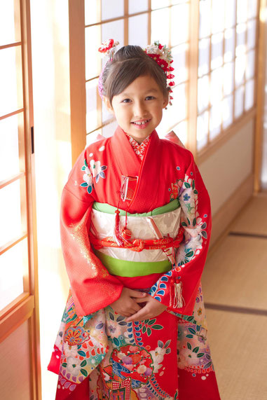 七五三参り7歳の女の子のお祝い　着物レンタル＆着付：平鍋まどか　写真撮影：平鍋ユキオ　　　　　　　　　　