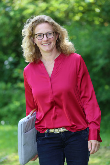 Anne Fürwentsches | Fachfrau für Gesundheitsmanagement, Systemischer Coach sowie Achtsamkeits- & Meditationslehrerin