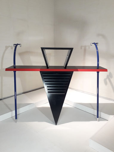 Italian Post Modern Memphis Milano Wall-Bar-Console, 1986 PN.Modern