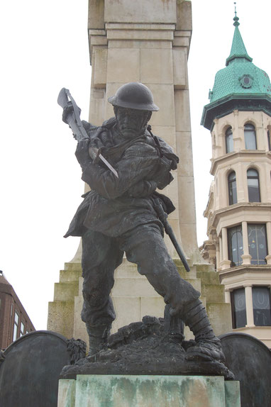 Infanterist vom Kriegerdenkmal