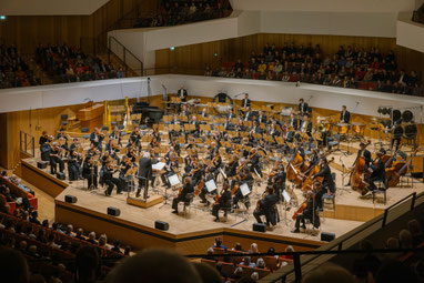 Kulturpalast Silvester Neujahr Walzerträume Johann Strauß Gruppen