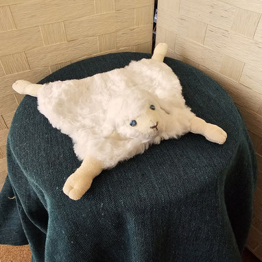 どうぞ座ってくださいな