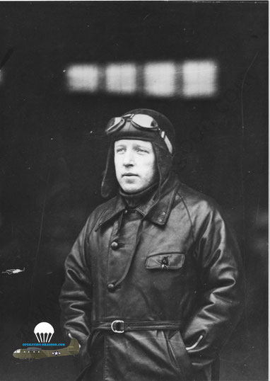 Léon ALLAIN, tenue de pilote d'Autogyre fin des années 30
