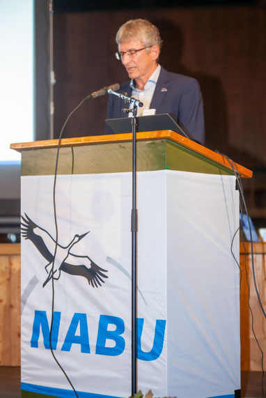 Der Geschäftsführer des NABU Landesverbandes Uwe Prietzel würdigte die umfangreiche Arbeit der NABU Gruppe in Dunningen. 