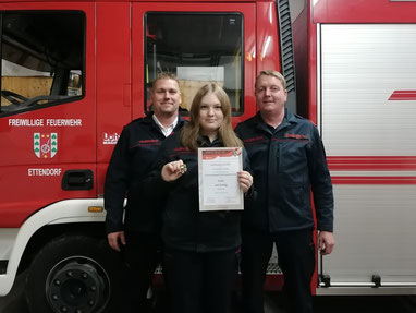 Das Feuerwehrjugendleistungsabzeichen in Gold hat Hannah Fellner erfolgreich bestanden. 05.11.2022 