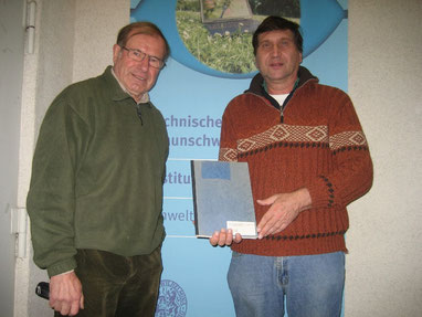 Professor Dr. Wolfgang Meybeyer (links) und Manfred Wille