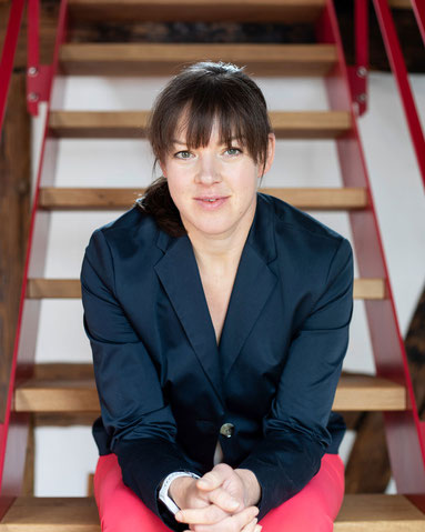 Dr. Yvonne Arras