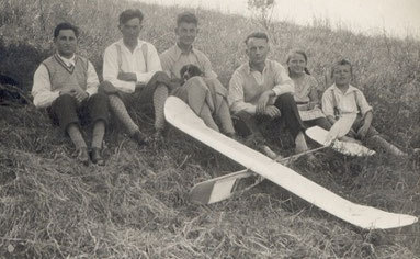 Lange vor der Gründung der FAG Fellbach --- Otto Ehrmann und Alfred Ebinger (3. u. 4. v.l.)