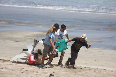 Björn and Tobi and Cirano, clean up, Orzola, Beachcleanup, Lanzarote