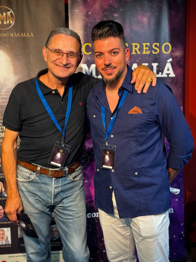 Pedro Amorós y José Paredes durante el Congreso Más Allá (2026)