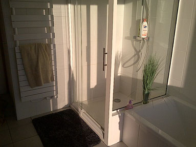 cuisine intérieur design toulouse salle de bain avec douche et baignoire blanche et bois