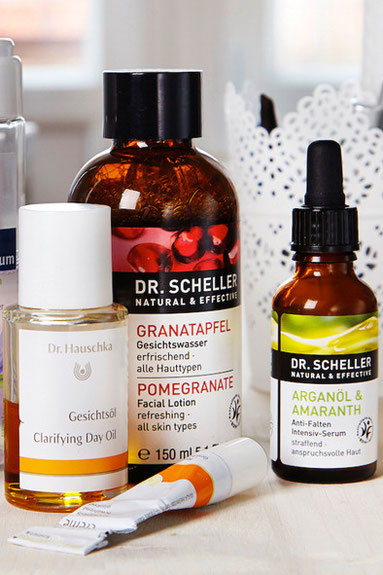 Naturkosmetik, Foundation, Test, Erfahrung, Dr. Hauschka, Lavera, Living Nature, Alva, Empfehlung, review, Inhaltsstoffe, kosmetik diy, ratgeber naturkosmetik, inhaltsstoffe kosmetik, inhaltsstoffe kosmetik liste, kosmetik inhaltsstoffe, kosmetik selber m