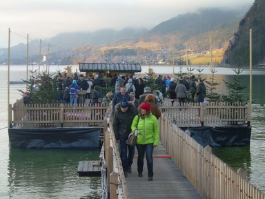 Schwimmende Punschhütt`n