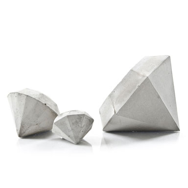 Pale Grey Concrete Diamond Sculpture Set of 3 by PASiNGA