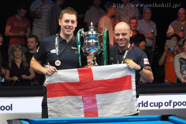 イングランド。左：K・ボイズ、右：D・アプルトン　Photo : On the hill !　※以下同