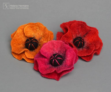 handgefilzte Mohnblumen aus Wolle im Filz-Workshop