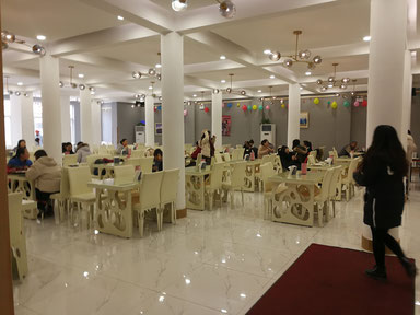 中国語学留学　大連遼寧師範大学　学生食堂　ハラール料理　育英楼