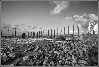 Quiberville#Alabasterküste#Kiesstrand#sw#Wellenbrecher#Roland Valter#rolva#Natur-Fotografie#Aachen 