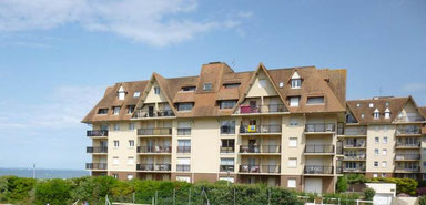 gite vue mer - Cabourg - Normandie - La plage  Cabourg - Appartement - les Marines de Cabourg - séjour - vacances - week-end weekend équipement bébé Thalasso thalazur casino hippodrome golf plage du débarquement Caen houlgate  location ouistreham deauvile