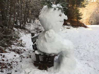 snowperson waiting for a conversation