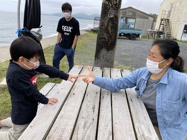 ズルいジャンケンを教える大人気ない私(笑)