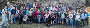 Gruppenbild der Trekkingklasse, zusammen mit Mitgliedern des Schwarzwaldvereins.