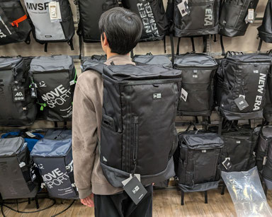 北九州・小倉・戸畑のマッサージ店「ほぐし専科てもみじ」オーナーによる、通学リュック選びのエピソード。