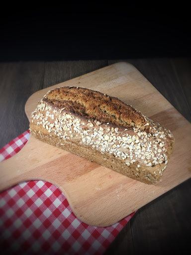 Haferflockenbrot "schneller Lutz" aus dem Thermomix, ohne Gehzeiten, einfach und schnell gemacht und für Backanfänger geeignet.